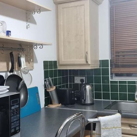 2 Bedroom Apartment - Greater London Dagenham Exteriér fotografie