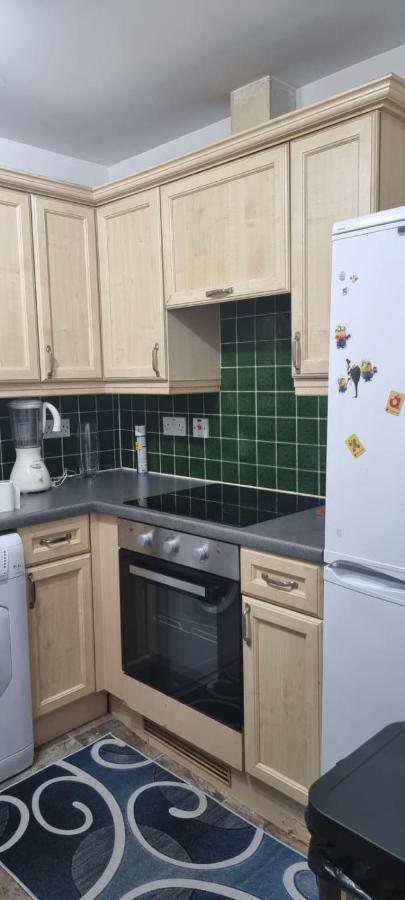 2 Bedroom Apartment - Greater London Dagenham Exteriér fotografie